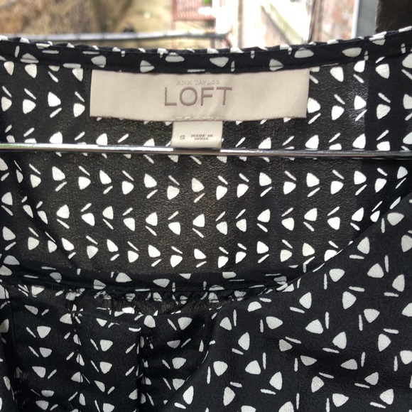 LOFT sleeveless blouse - Picture 2 of 4
